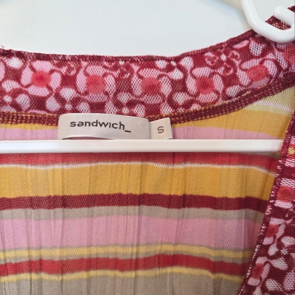 Patterned Mesh Top - Picture 2 of 3